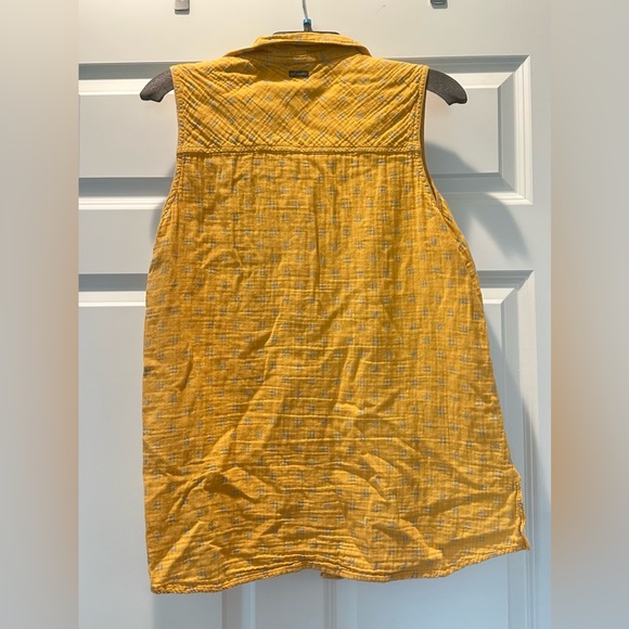 Women’s XL Shirt Bundle - Picture 12 of 13